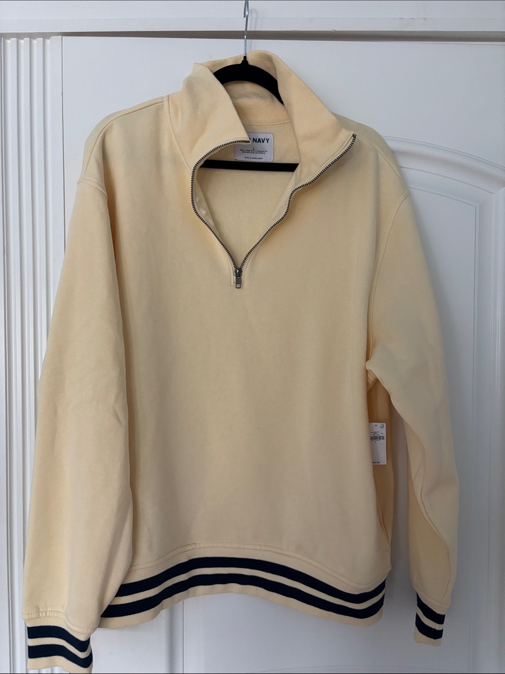 Old Navy crewneck